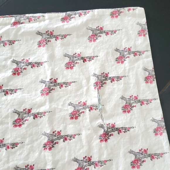 Nanette Lepore Twin Sheet 3 piece set / Eiffel Tower - Picture 6 of 8